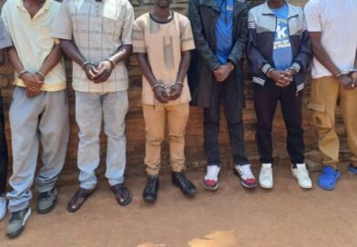 Muhanga: Abagabo 8 bafashwe bakekwaho ubujura Muhanga: Abagabo 8 bafashwe bakekwaho ubujura